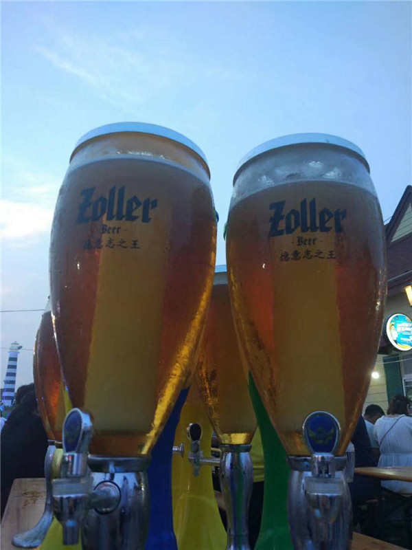 來(lái)金沙灘啤酒城德國(guó)索倫Beer Garden品酒中貴族 嘗舌尖美食