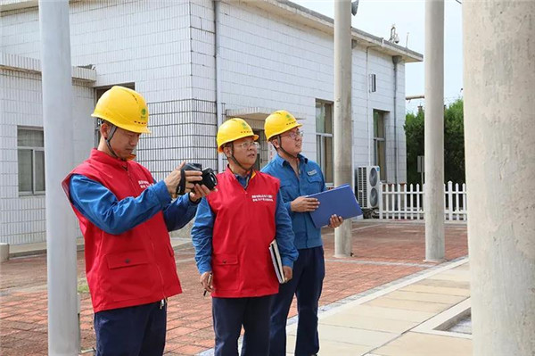 山東蓬萊：供電公司烈日下的堅(jiān)守 烤驗(yàn)文明的熱度