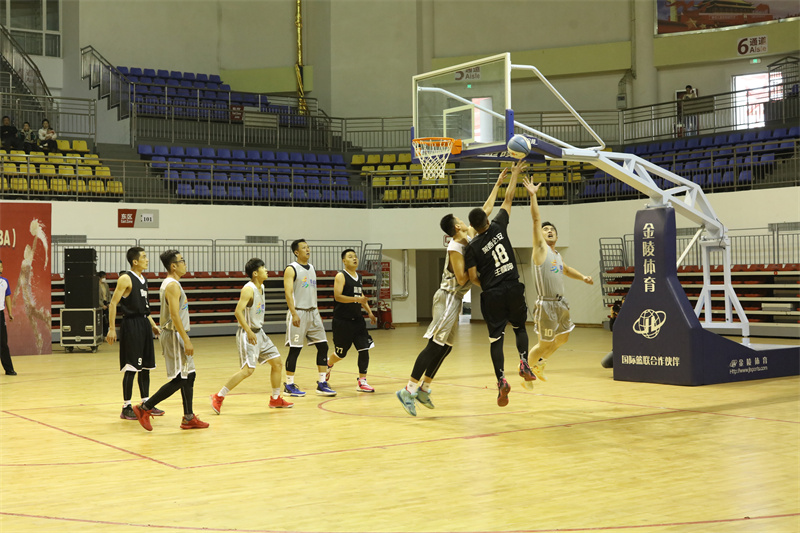 山東萊西:第三屆籃球聯(lián)賽完美落幕 
