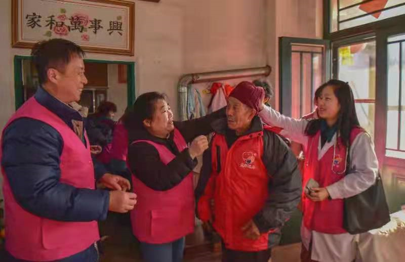 12.5國際志愿者日|市北區(qū)志愿服務(wù)團(tuán)隊持續(xù)推進(jìn)“暖冬行動”，溫暖孤寡老人