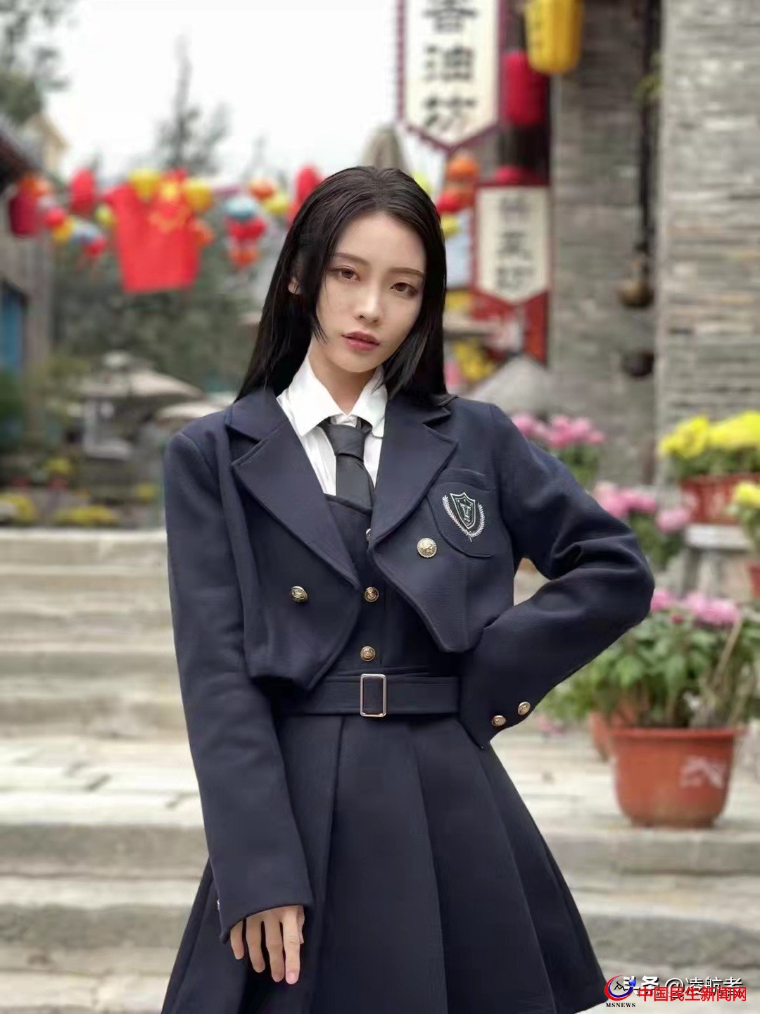 青島大嫚：國(guó)內(nèi)知名博主舒芙蕾蕾，身高168CM，體重45KG