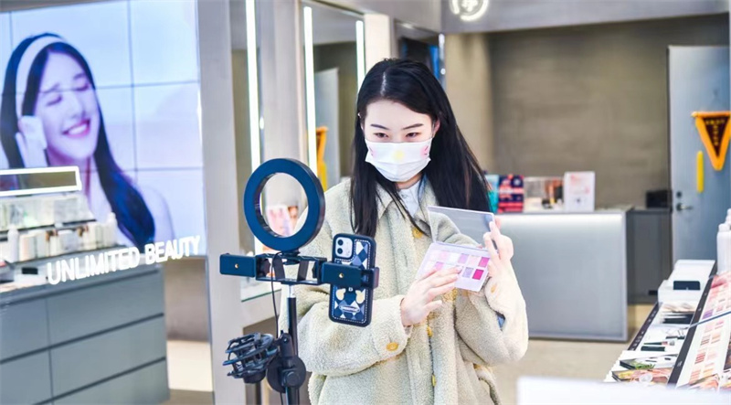 “煙火氣”漸濃！青島中央商務(wù)區(qū)商圈繽紛活動(dòng)促消費(fèi)回暖