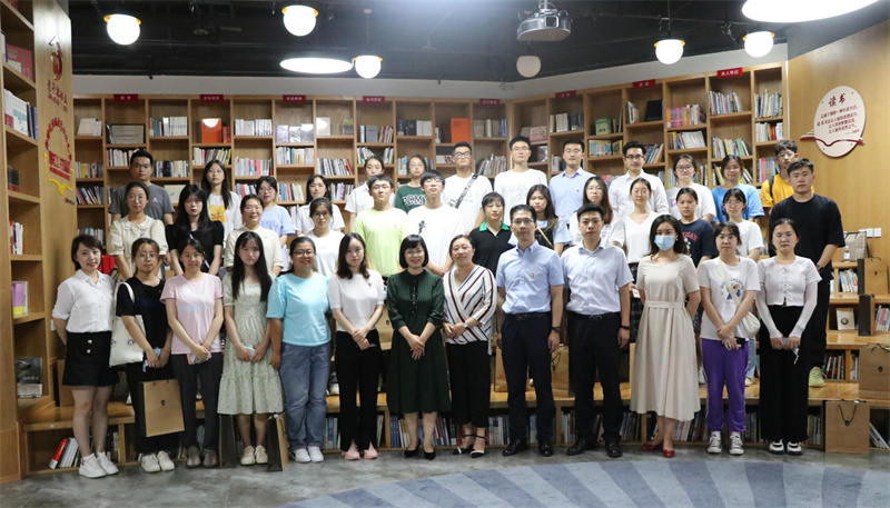 “青鳥計劃·才匯嶗山”大學(xué)生走進(jìn)科技類企業(yè)暑期實踐活動