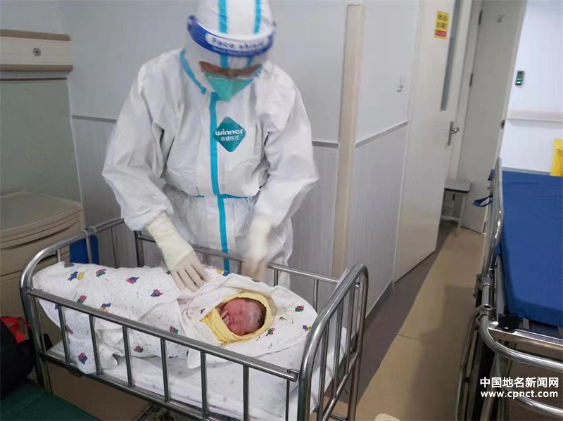 青島市北：封控區(qū)產(chǎn)婦家屬深情留言：“我看不清你的模樣，只知你是希望”