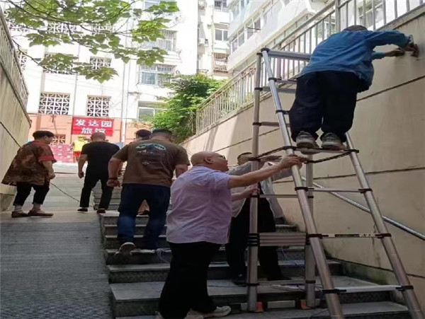 青島市南：政務(wù)熱線牽引 “小路燈”照亮“大民生”