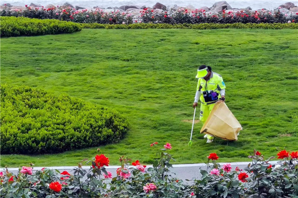 青島市嶗山區(qū)： “雙節(jié)”我在崗，城市管理“不打烊”