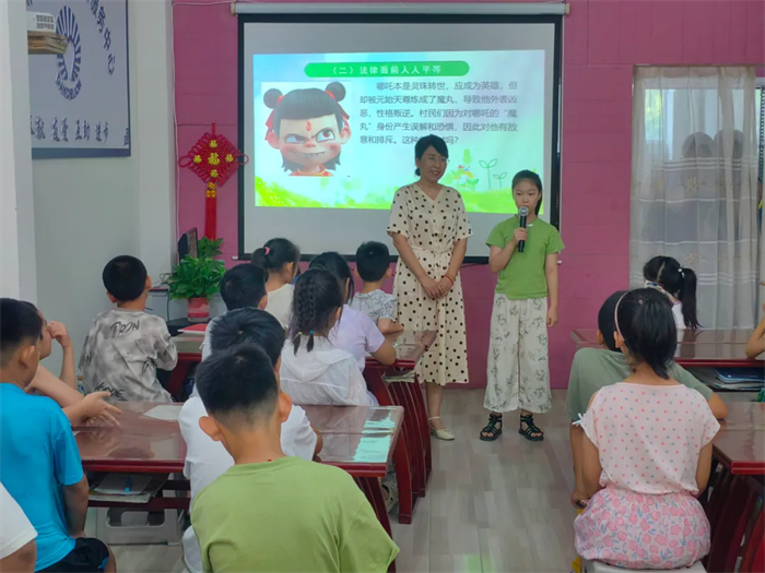 膠州市司法局中云司法所開(kāi)展“寓教于‘影’ 法潤(rùn)童心”主題宣講活動(dòng)